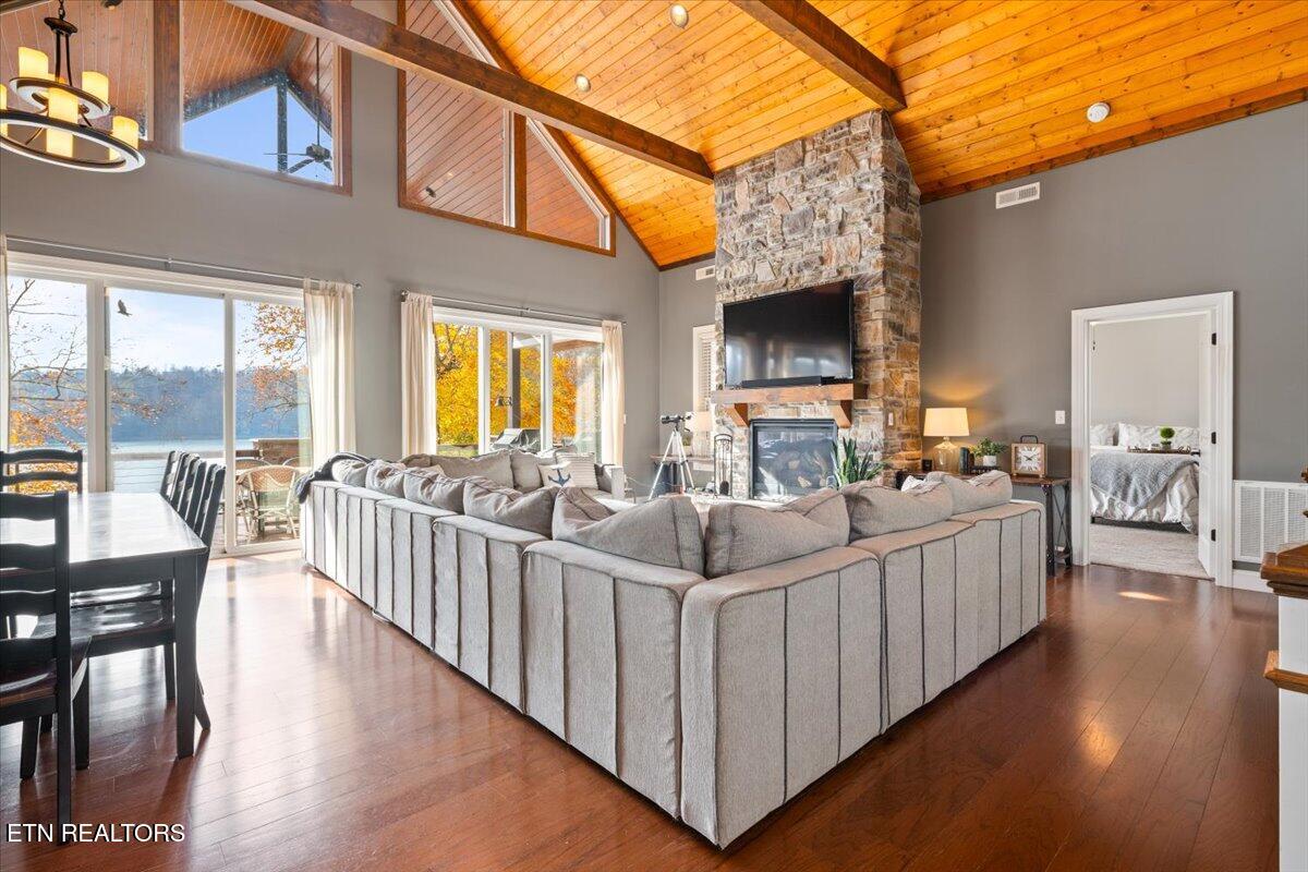 493 Bankwood Lane, LaFollette