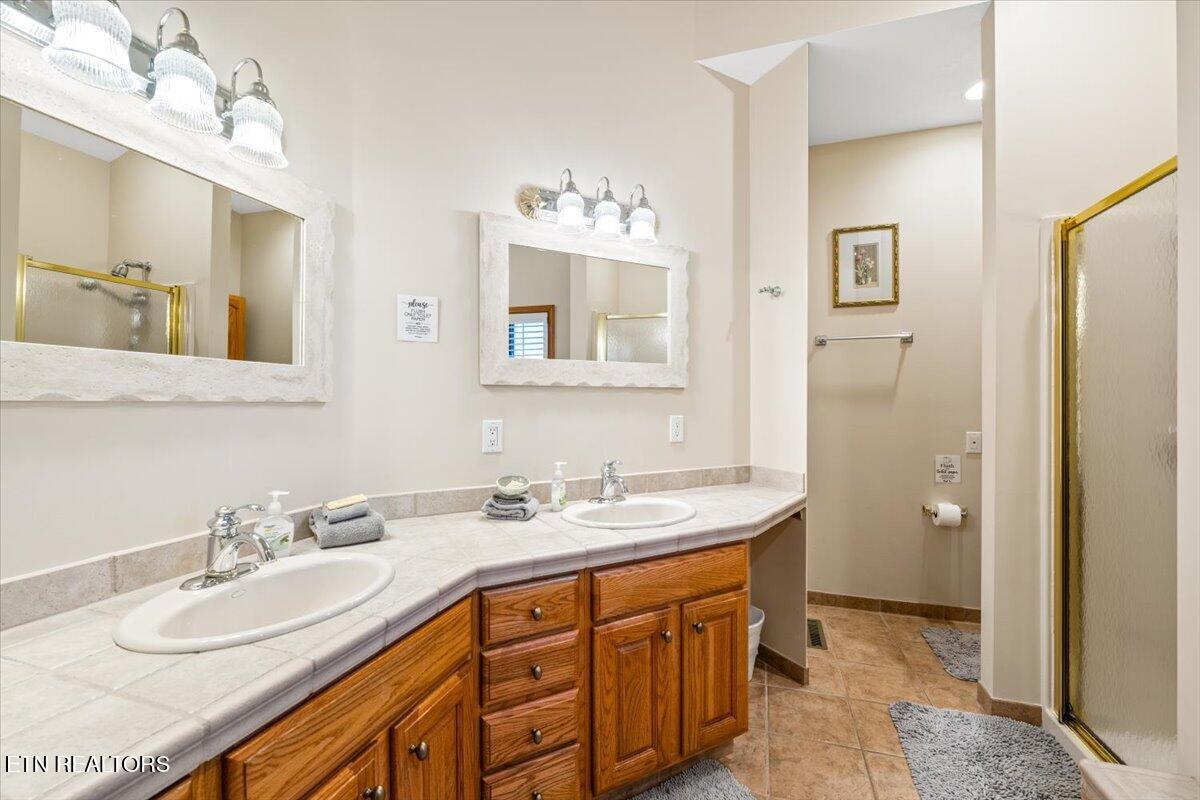 128 Fox Lane, LaFollette