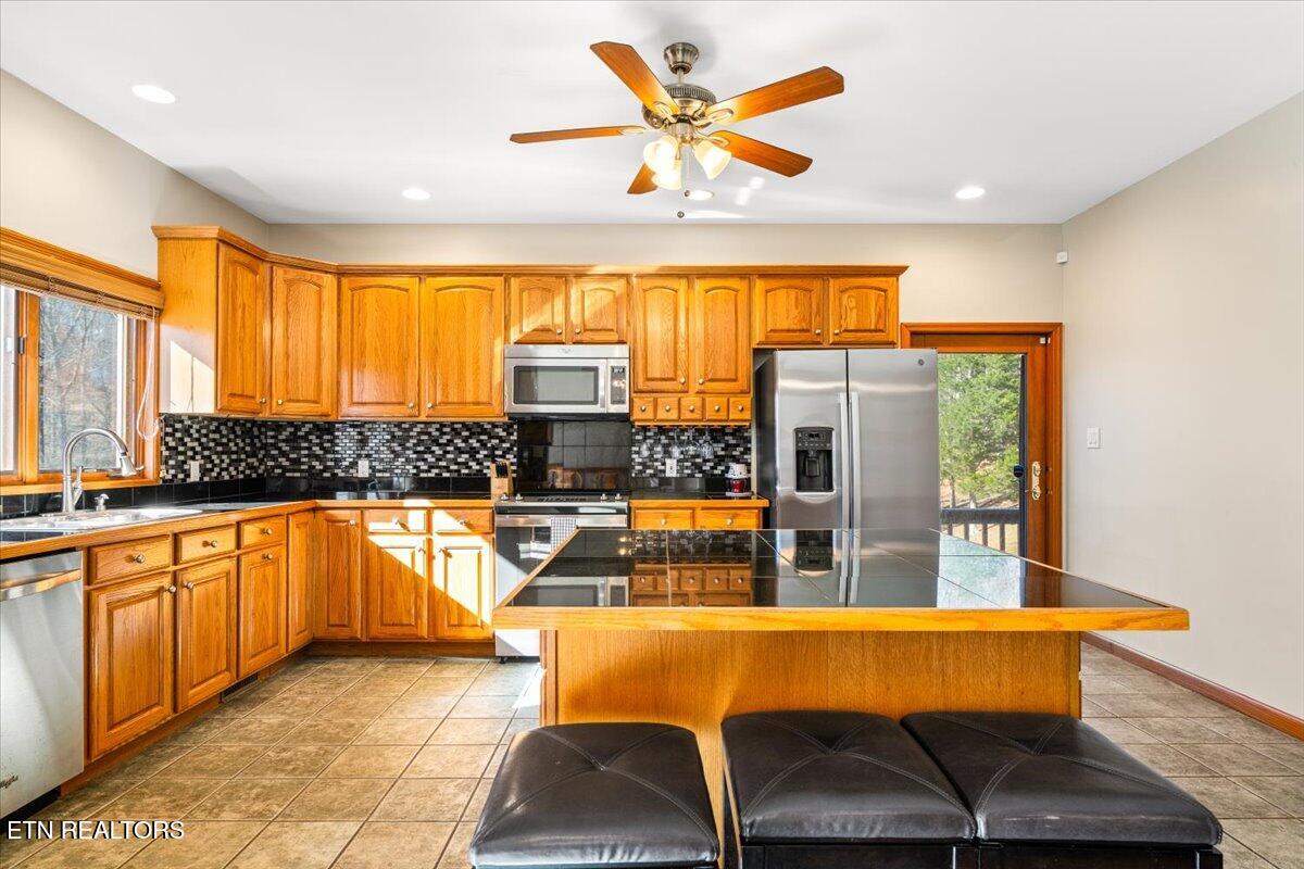 128 Fox Lane, LaFollette