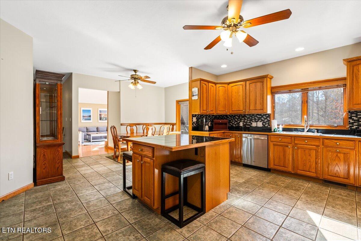 128 Fox Lane, LaFollette