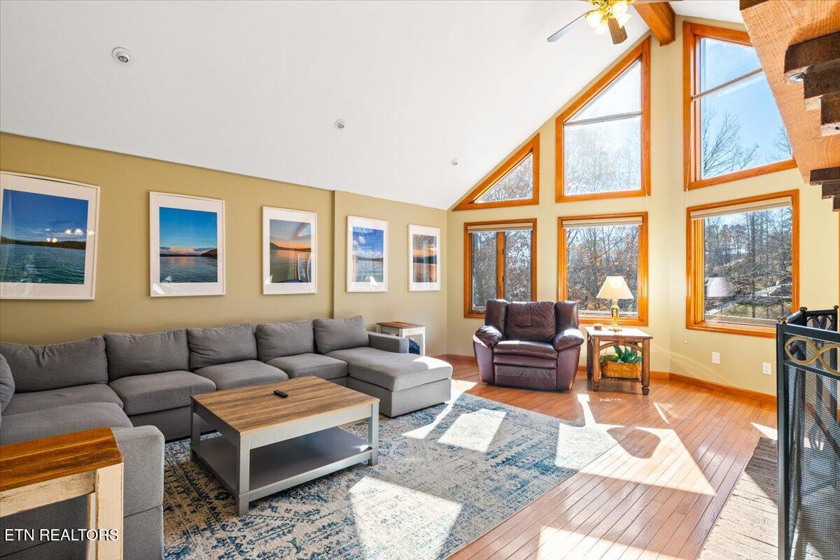 128 Fox Lane, LaFollette