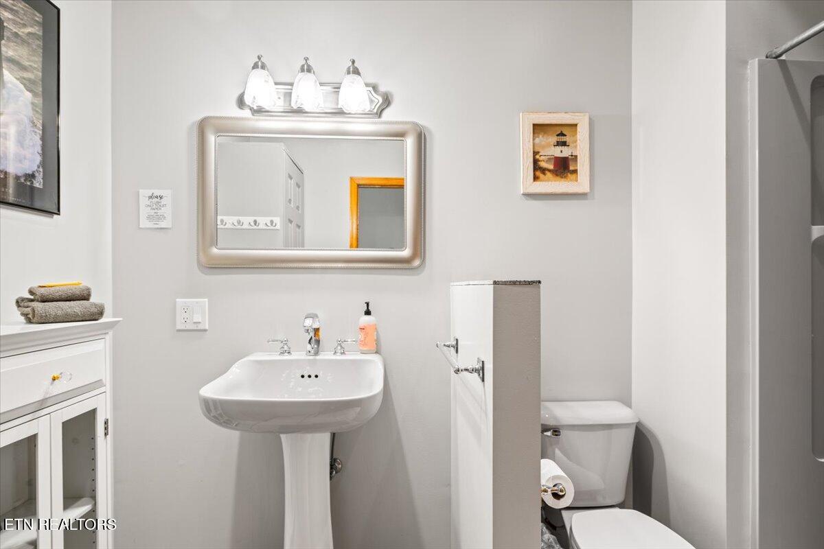 128 Fox Lane, LaFollette