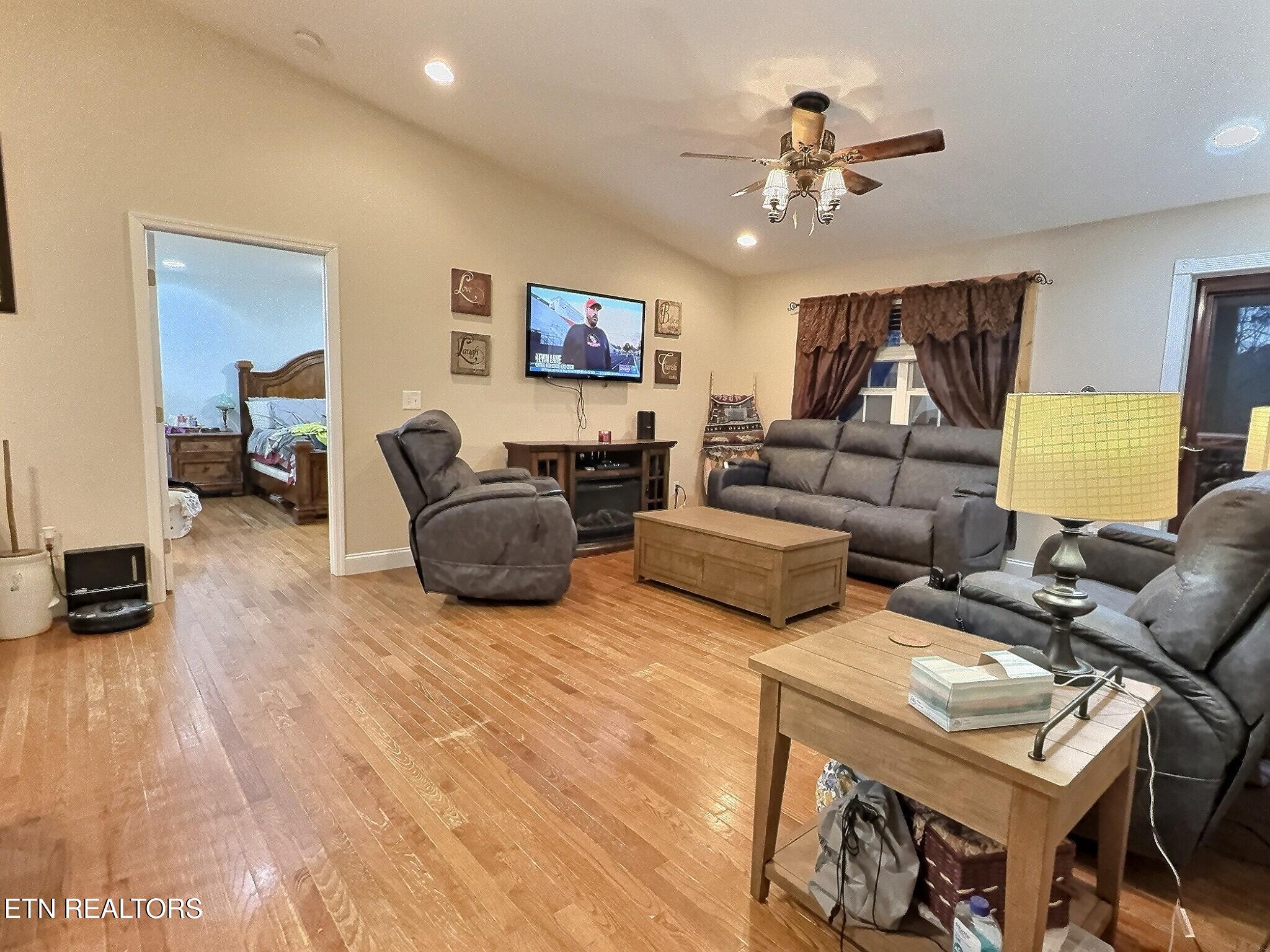 159 Carroll Hollow Rd