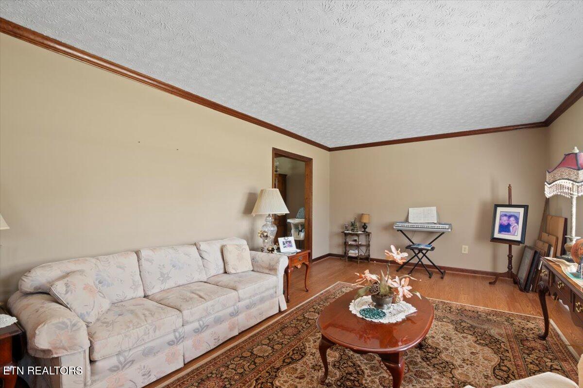 121 E Village Circle, LaFollette