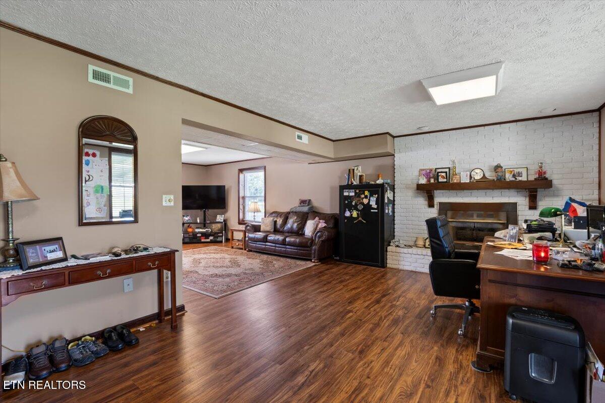 121 E Village Circle, LaFollette