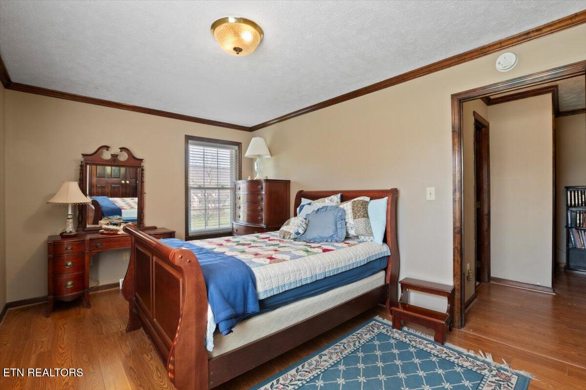 121 E Village Circle, LaFollette