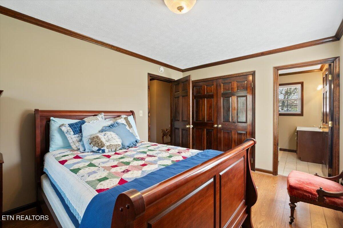 121 E Village Circle, LaFollette