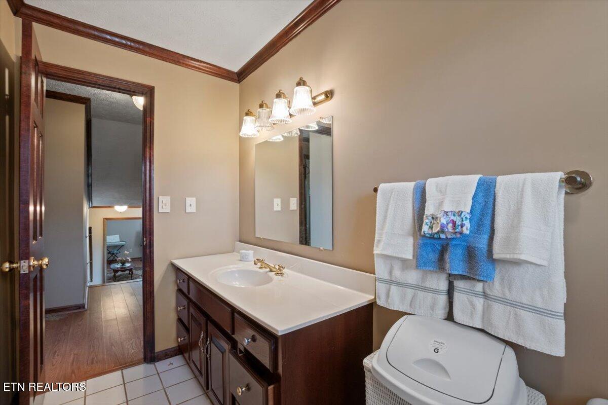 121 E Village Circle, LaFollette