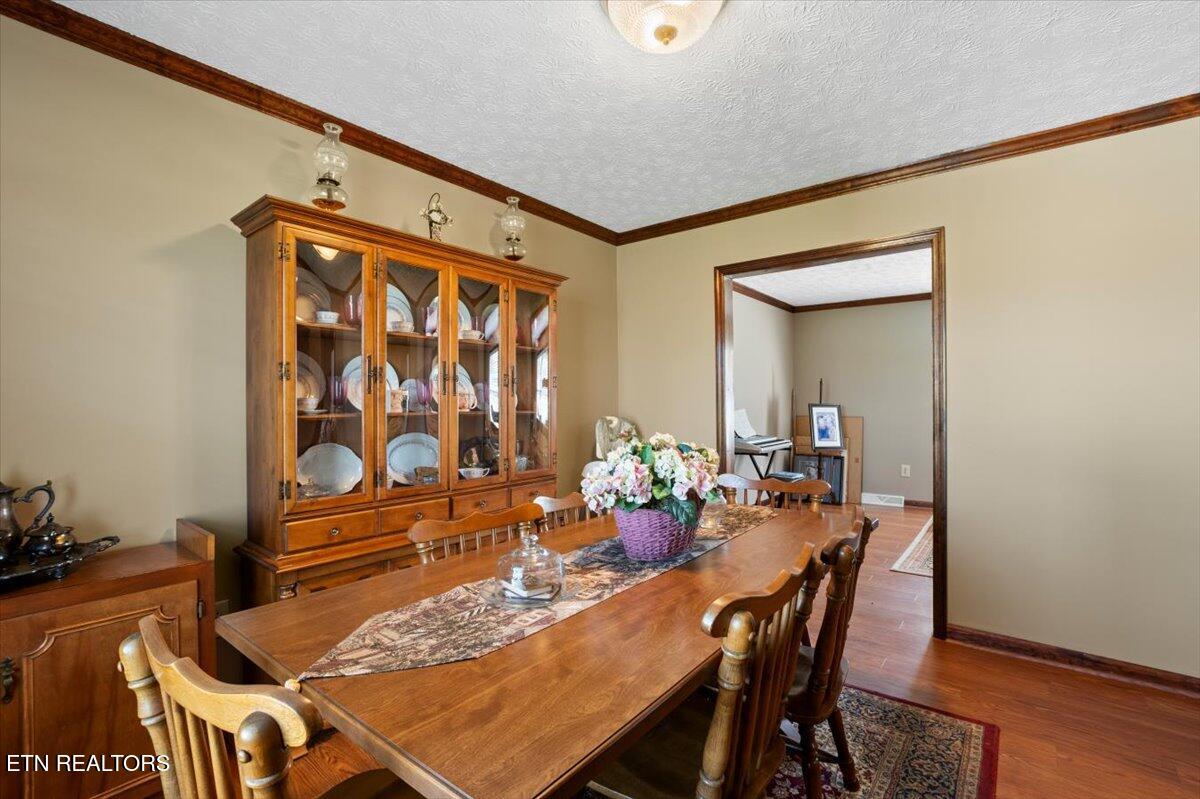 121 E Village Circle, LaFollette