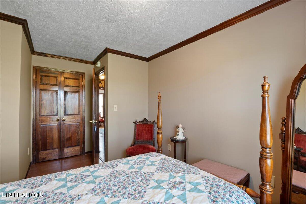 121 E Village Circle, LaFollette