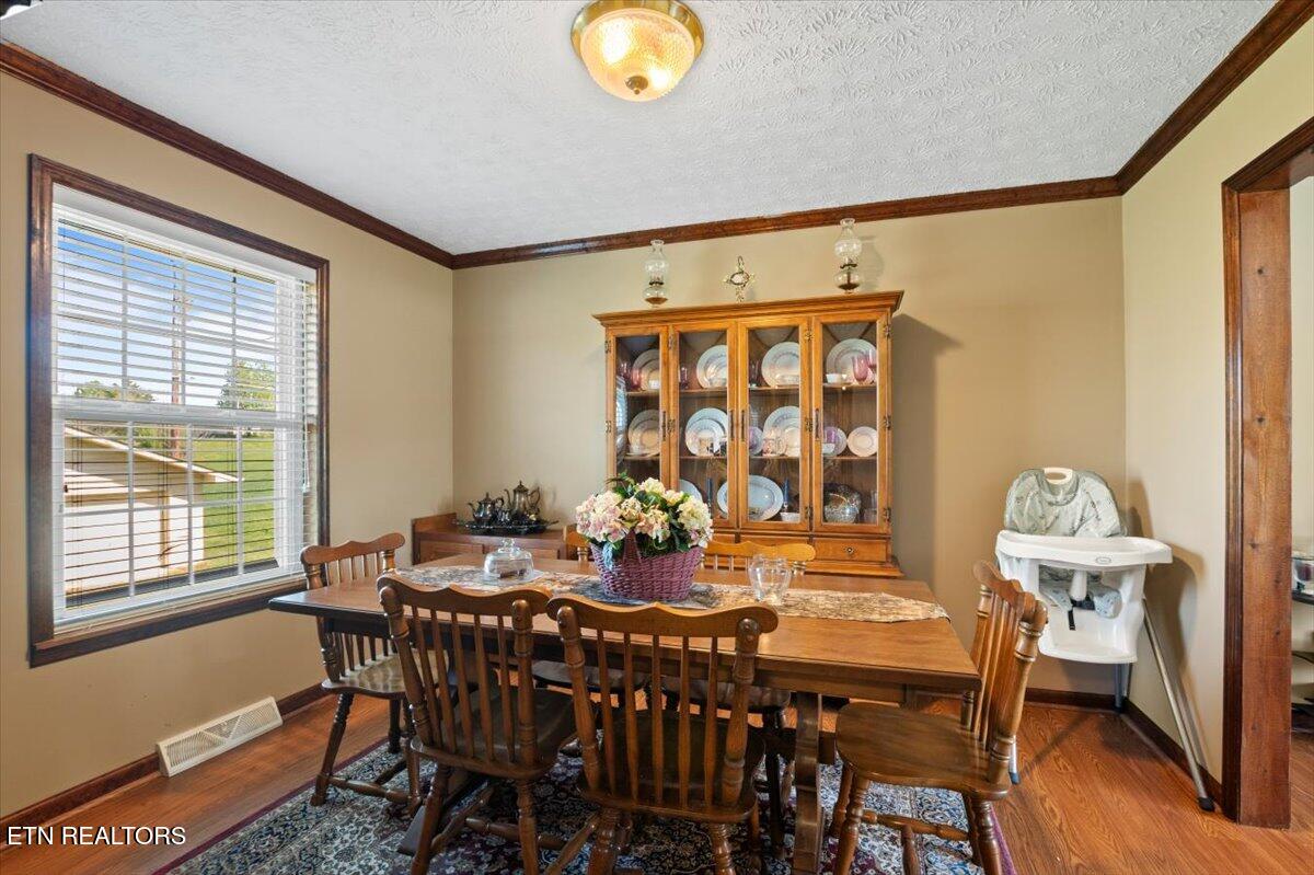 121 E Village Circle, LaFollette