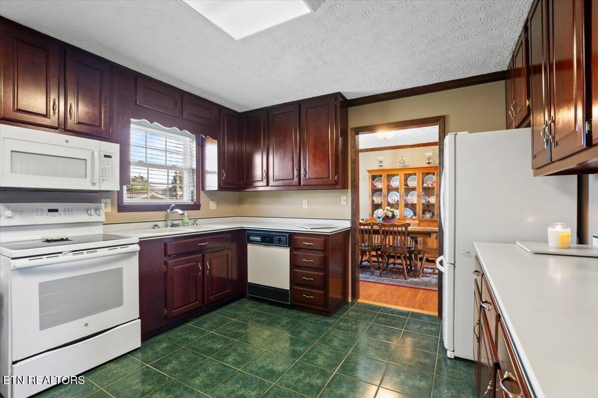 121 E Village Circle, LaFollette