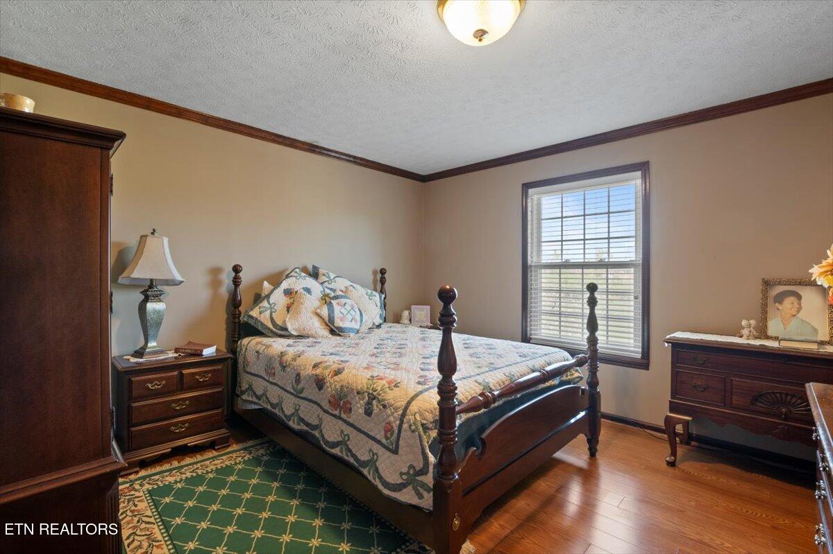 121 E Village Circle, LaFollette