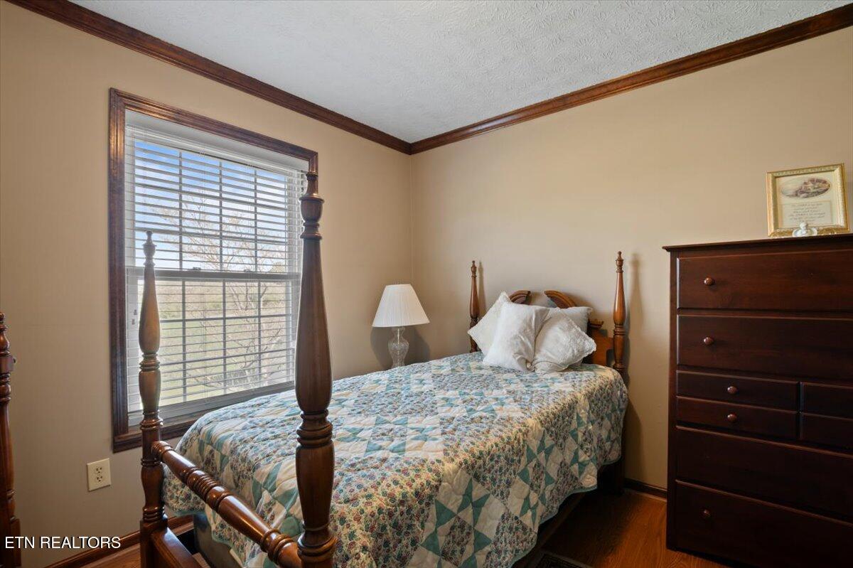 121 E Village Circle, LaFollette