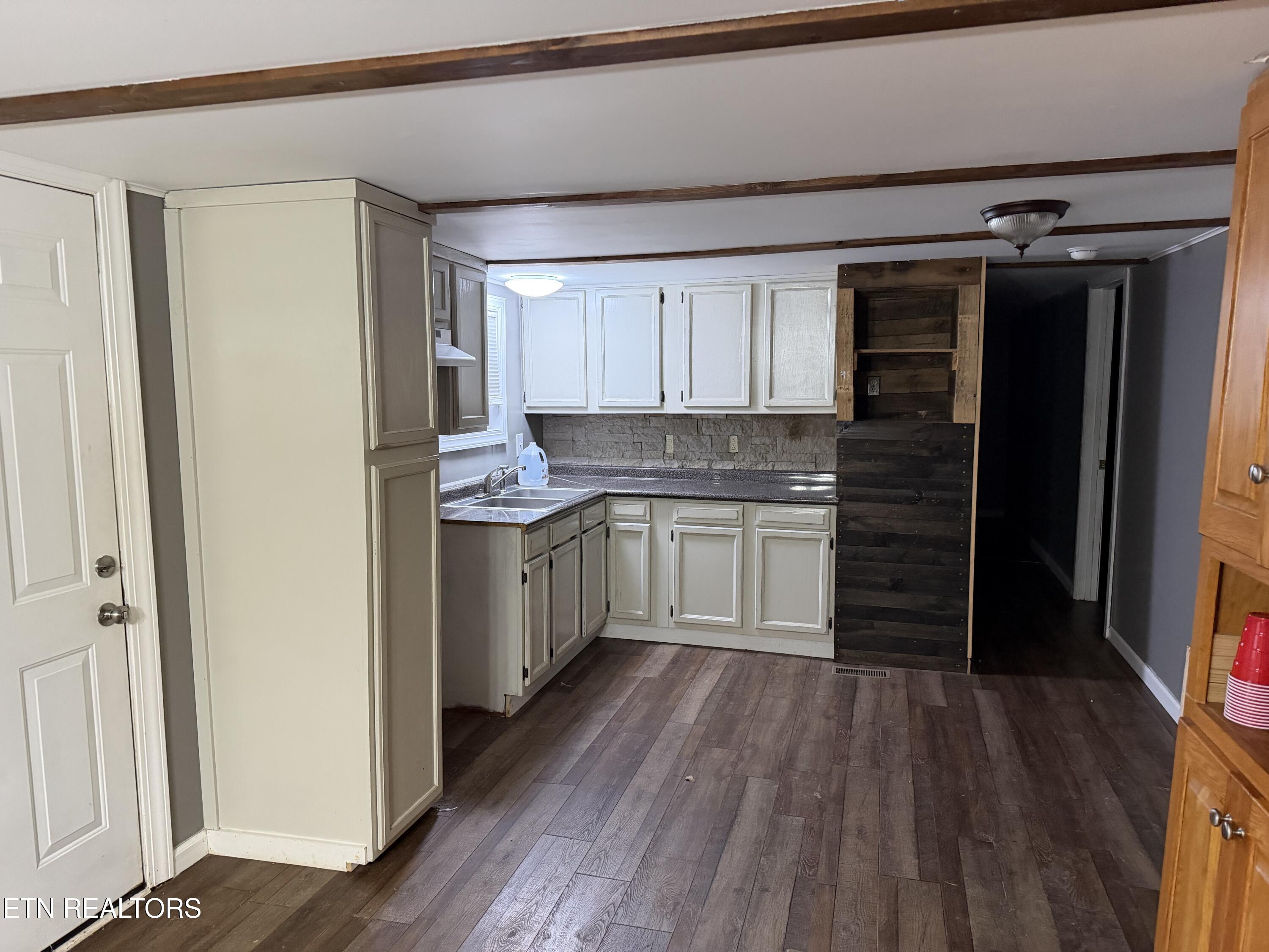 152 Country Way Drive, LaFollette