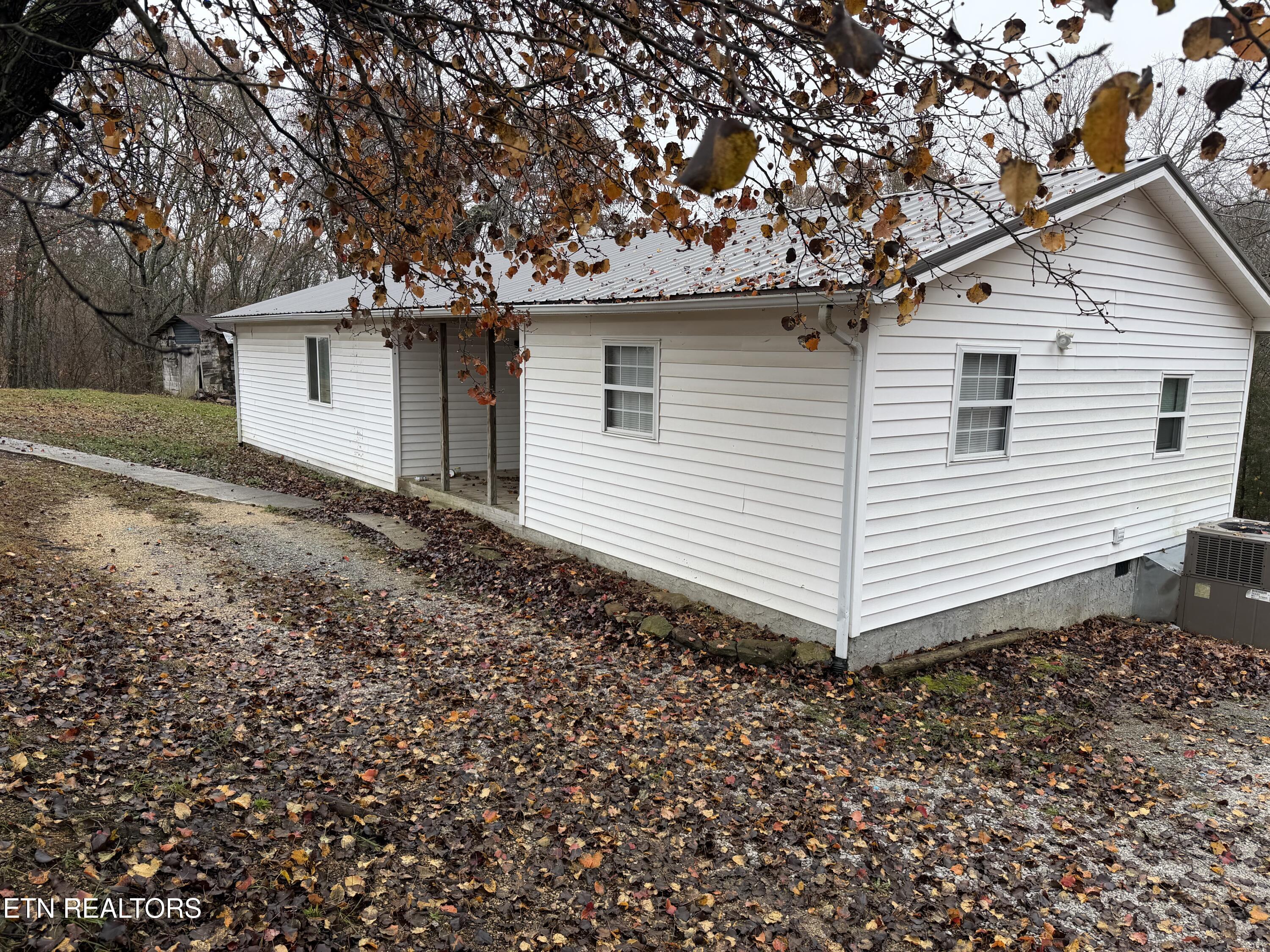 152 Country Way Drive, LaFollette