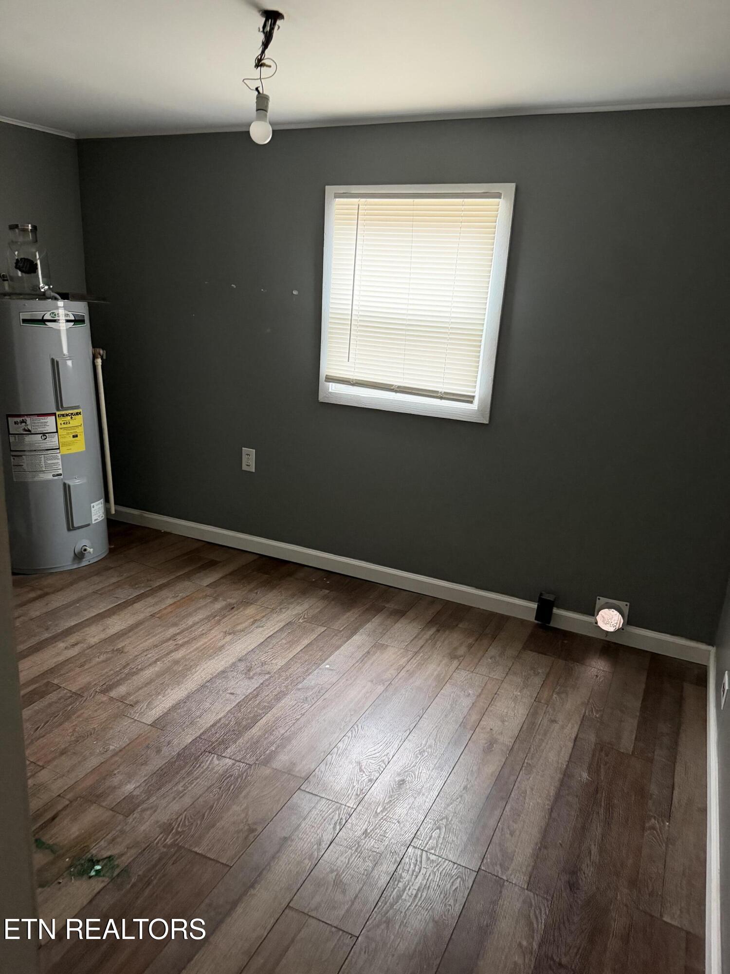 152 Country Way Drive, LaFollette