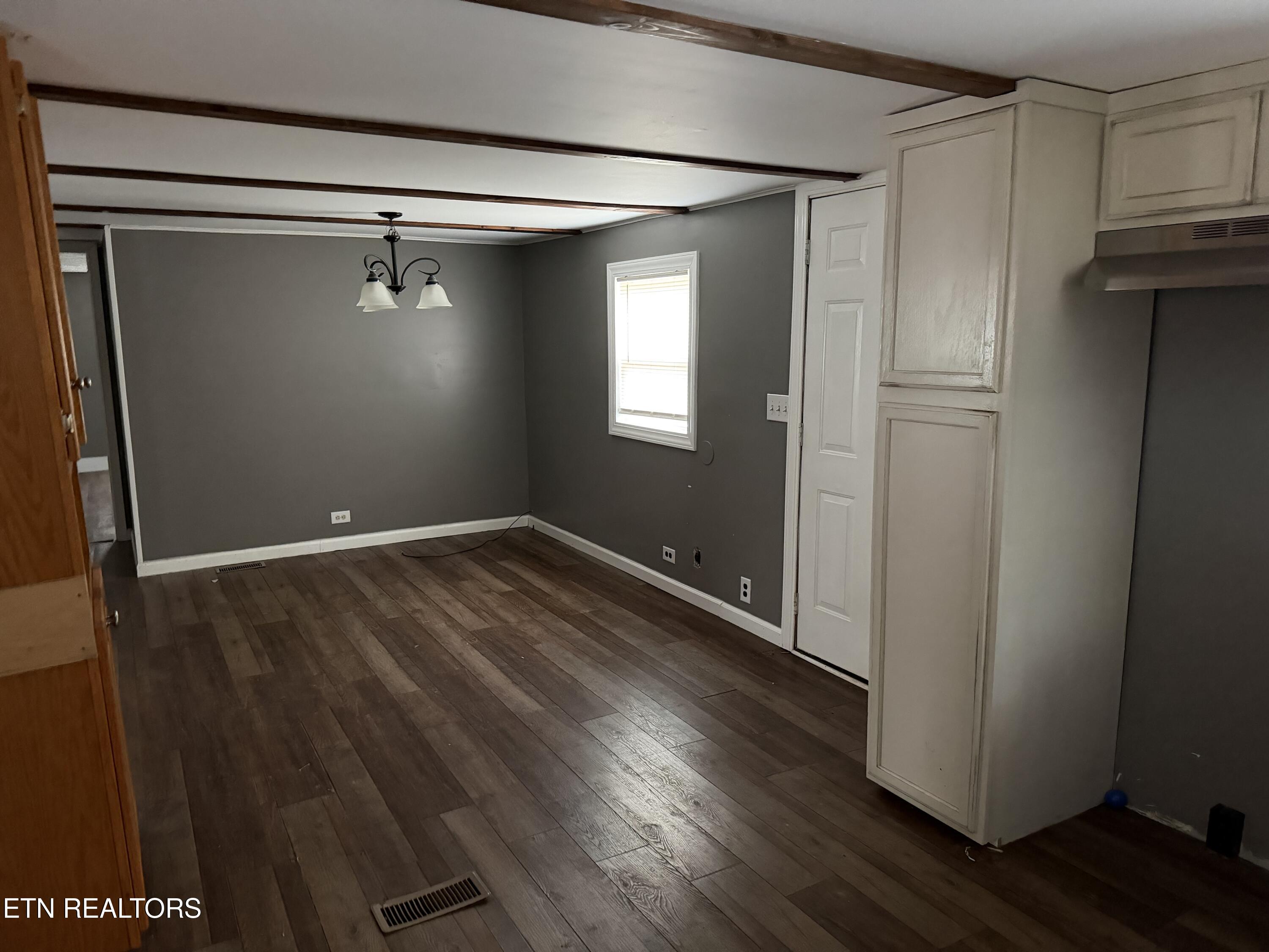 152 Country Way Drive, LaFollette