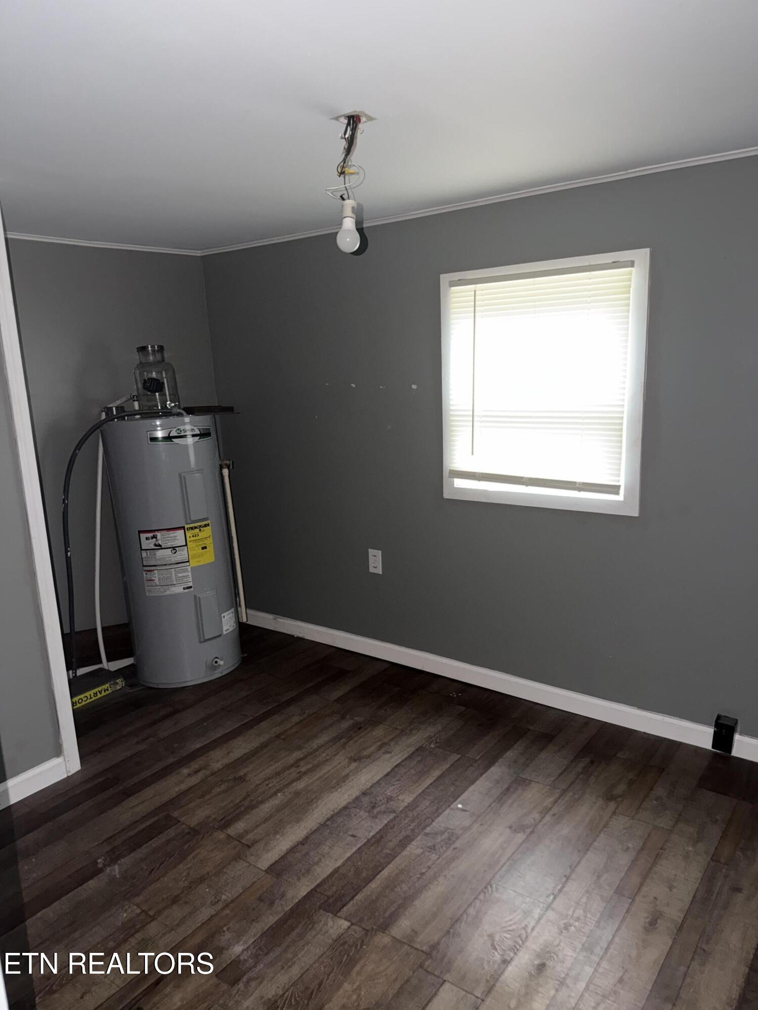 152 Country Way Drive, LaFollette