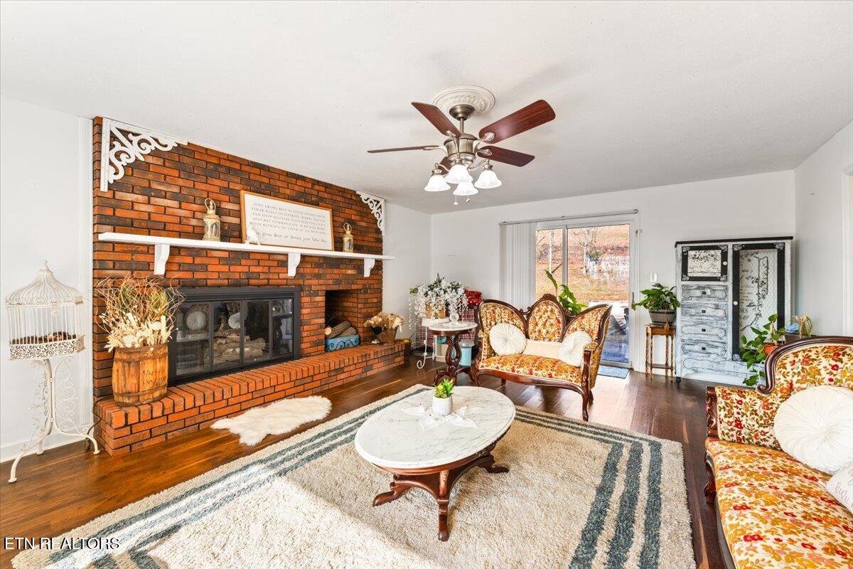 203 Golf Hill Lane, LaFollette