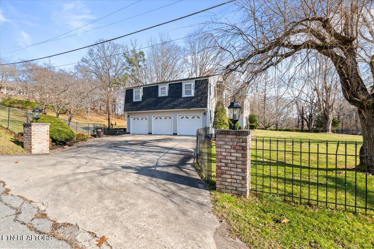 203 Golf Hill Lane, LaFollette