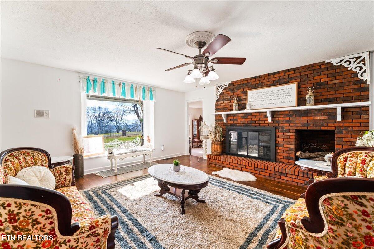 203 Golf Hill Lane, LaFollette