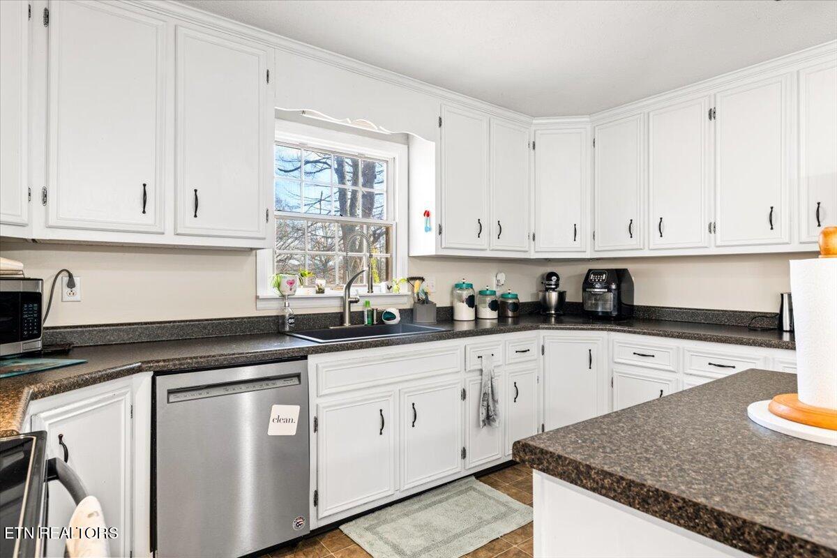 203 Golf Hill Lane, LaFollette