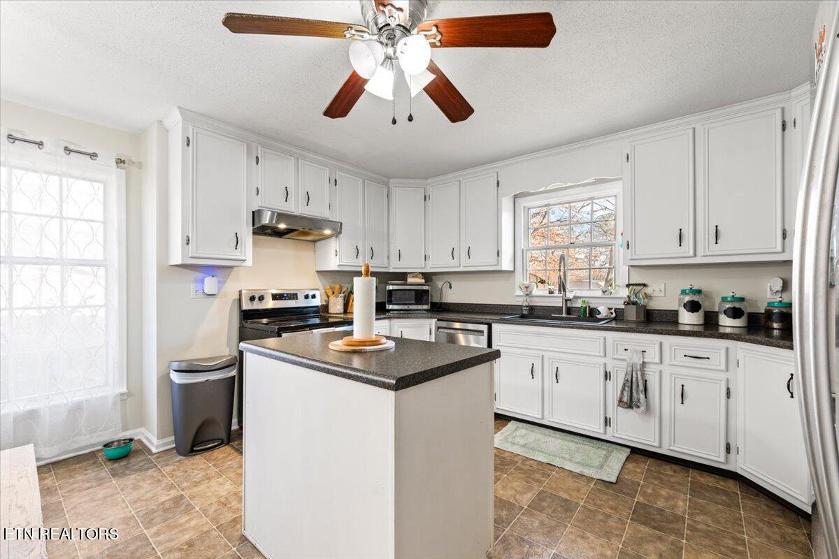 203 Golf Hill Lane, LaFollette