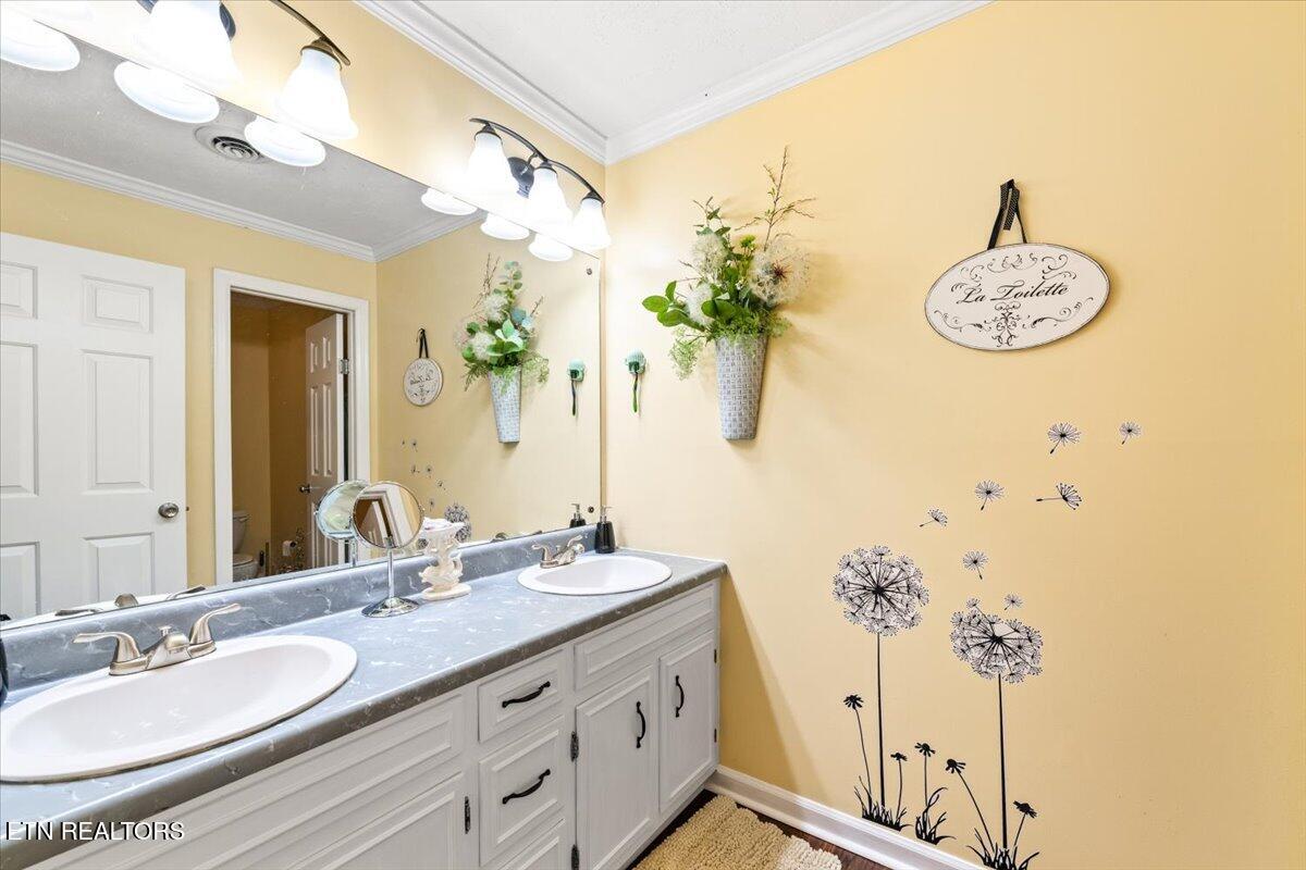 203 Golf Hill Lane, LaFollette