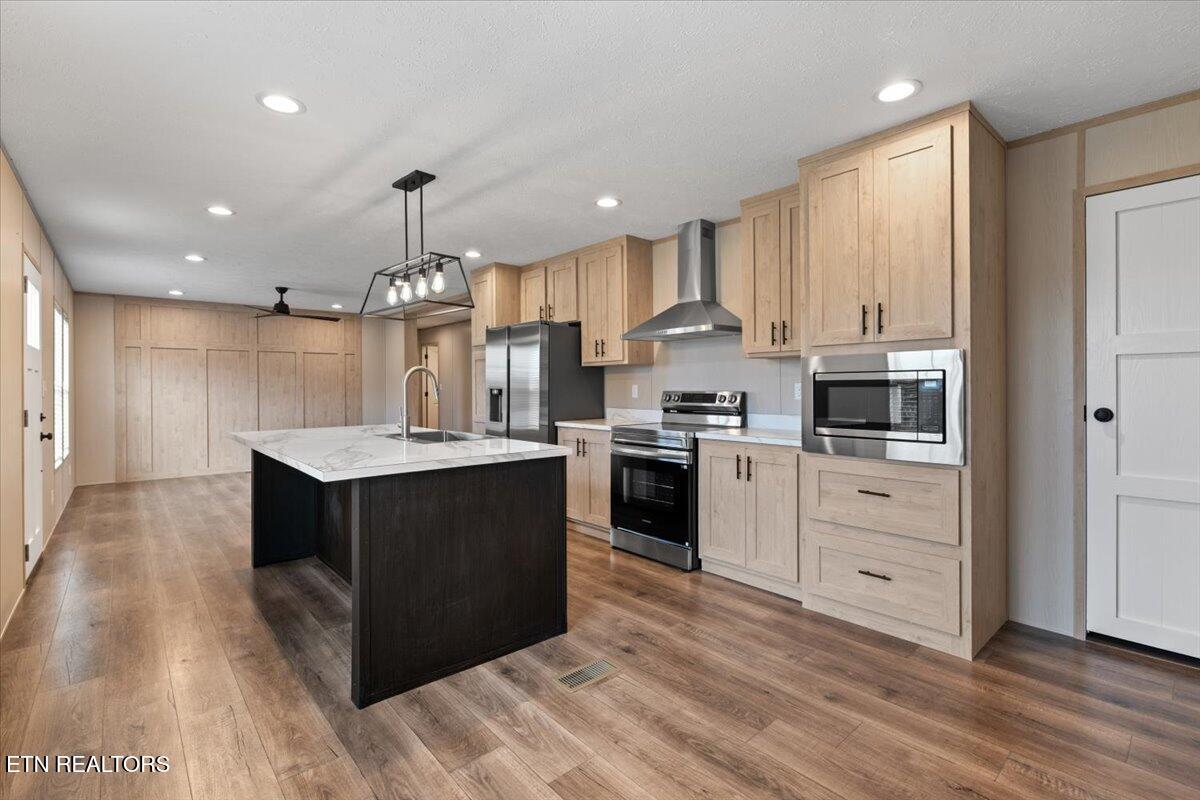 544 Quail Run Lane, LaFollette