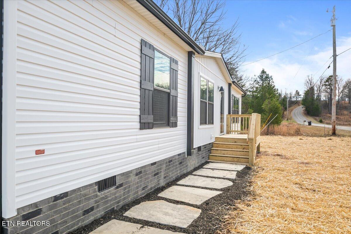 544 Quail Run Lane, LaFollette