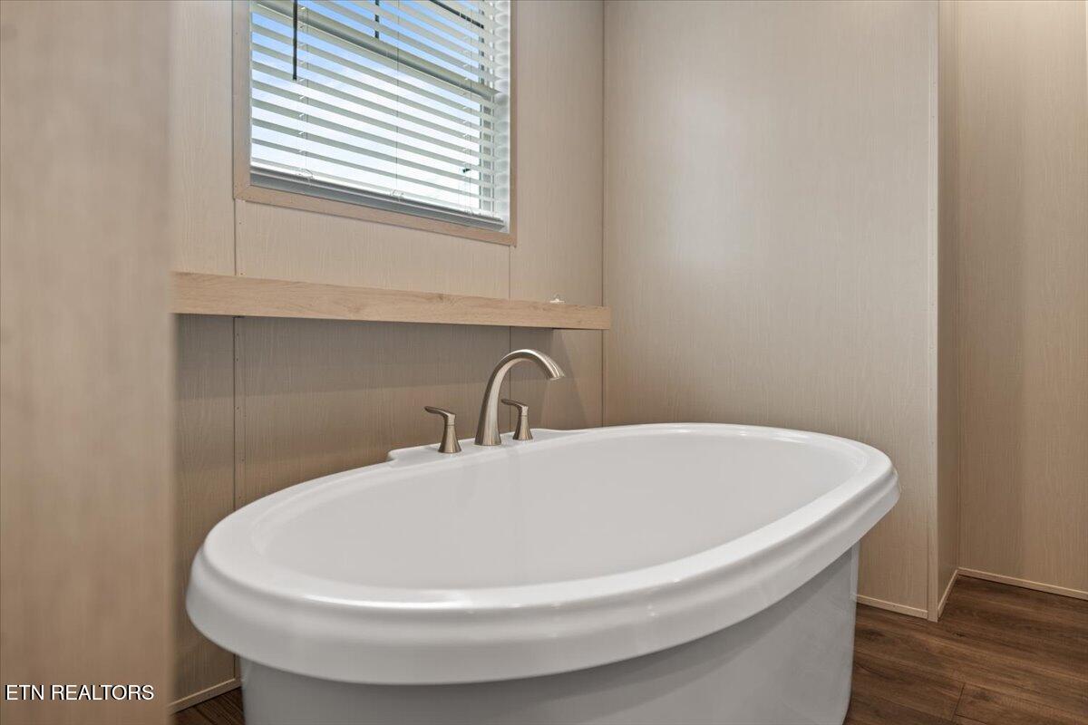 544 Quail Run Lane, LaFollette