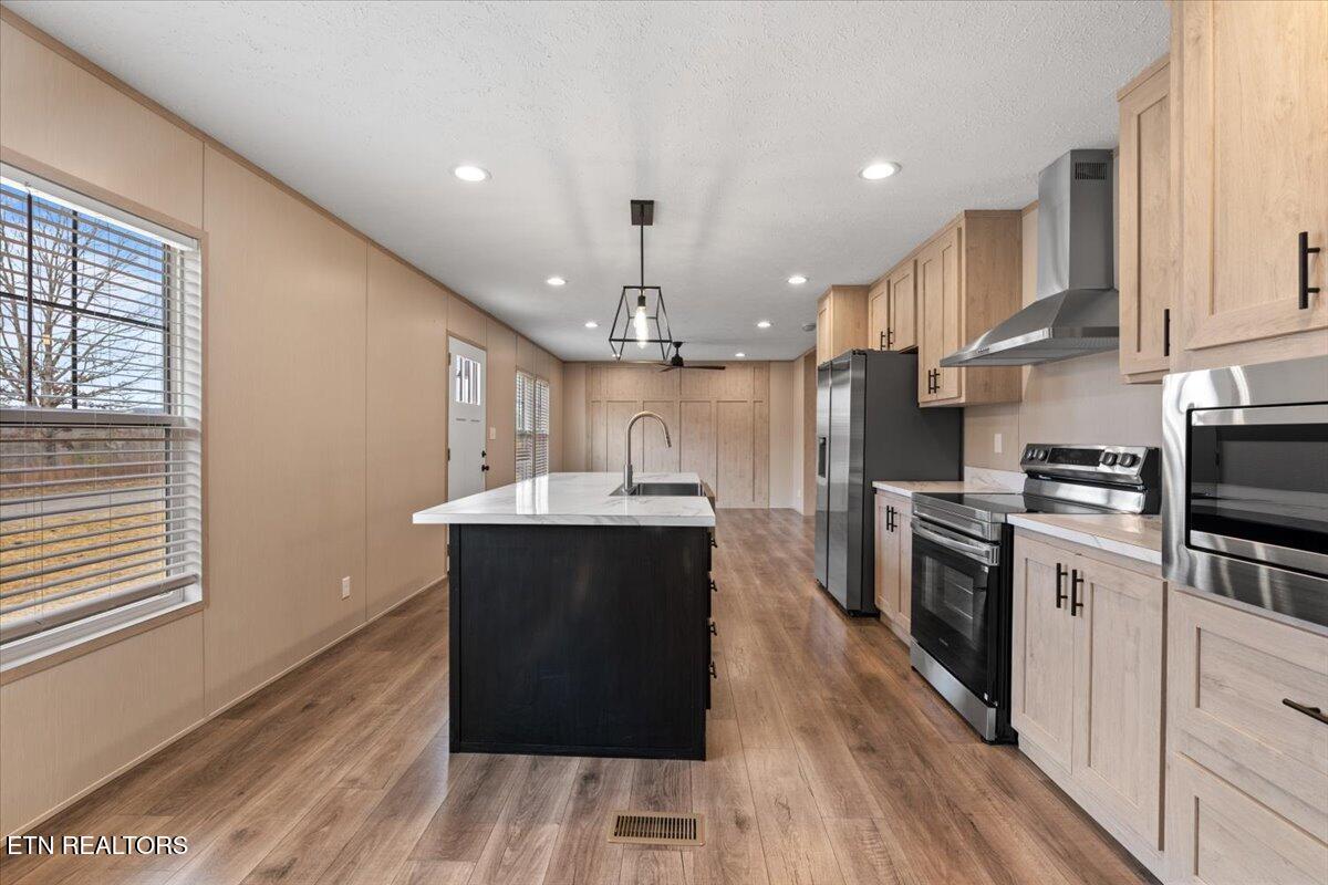 544 Quail Run Lane, LaFollette