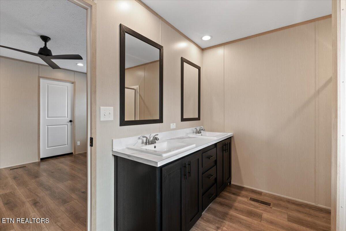 544 Quail Run Lane, LaFollette