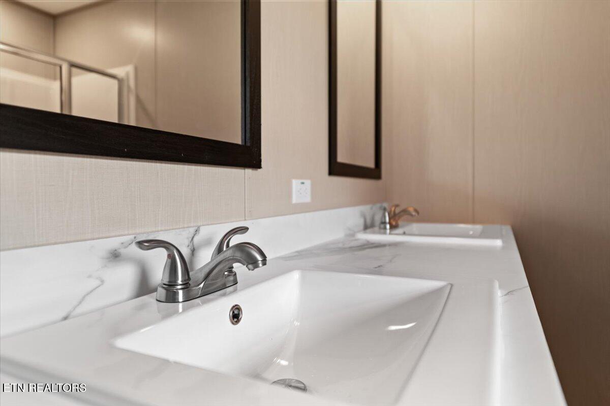 544 Quail Run Lane, LaFollette