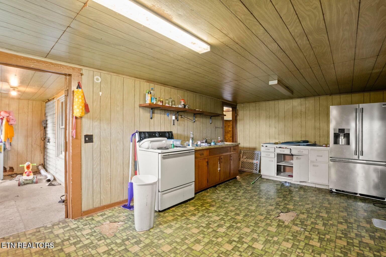 138 Bethlehem Lane, LaFollette