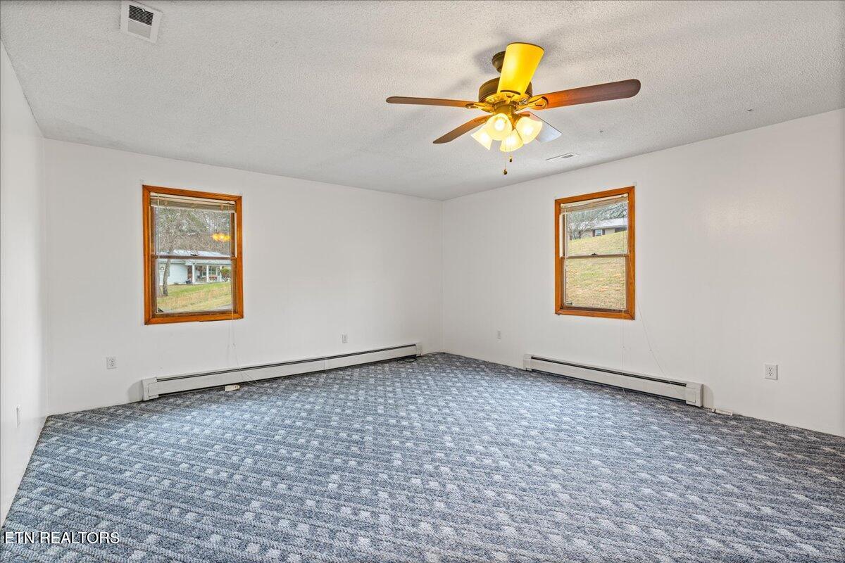 261 Lance Lane, LaFollette