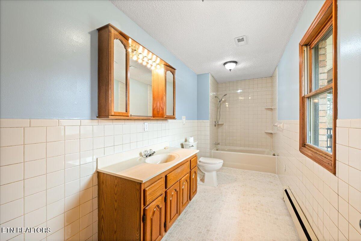 261 Lance Lane, LaFollette