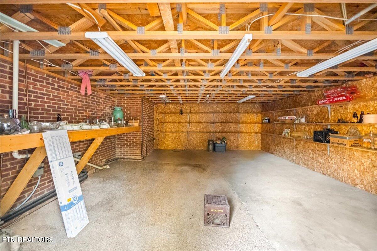 145 Hope Lane, LaFollette