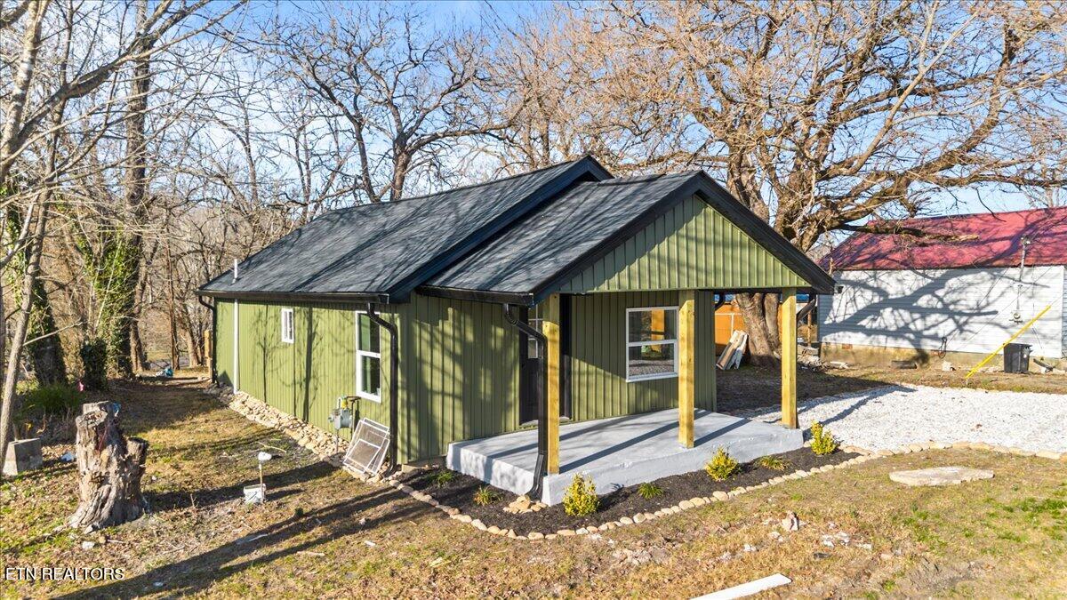 124 Blue Drive, LaFollette