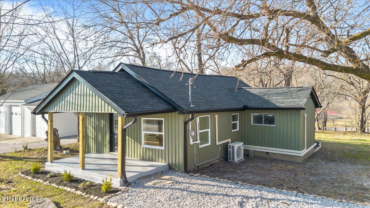 124 Blue Drive, LaFollette