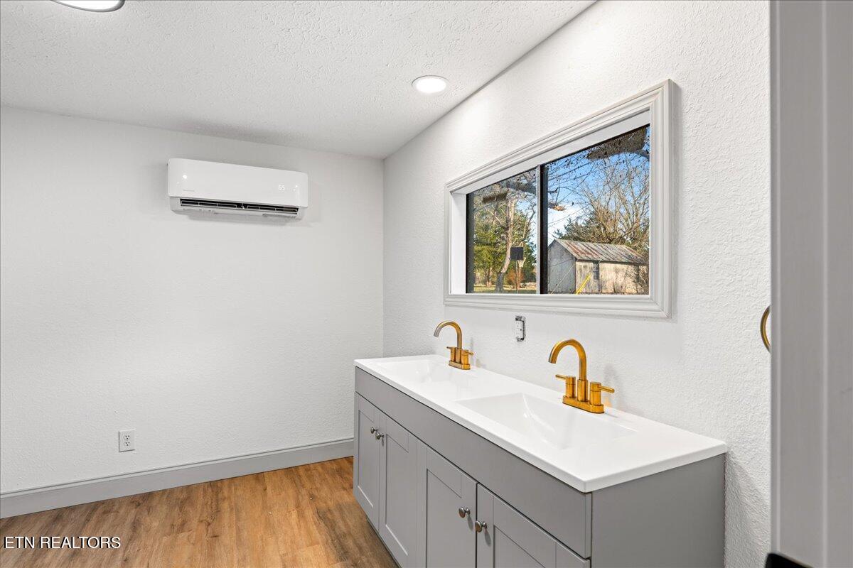 124 Blue Drive, LaFollette