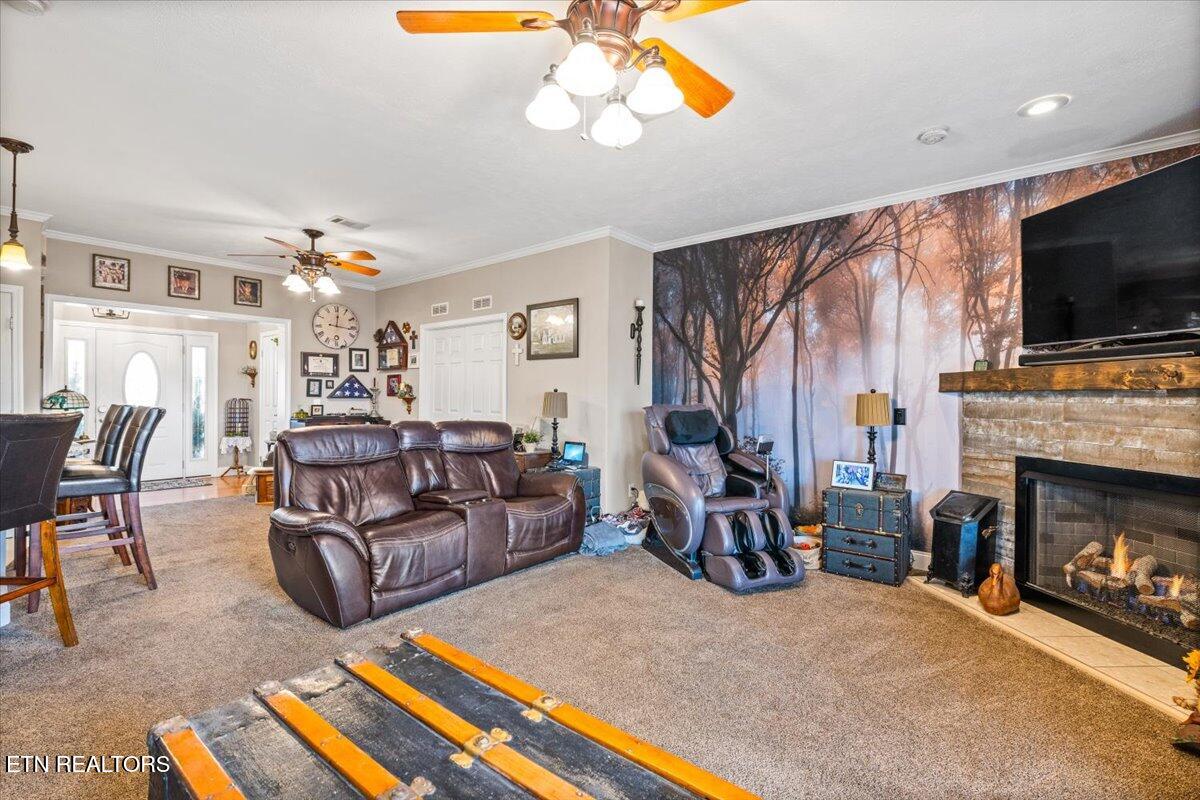 1048 Deerfield Way, LaFollette