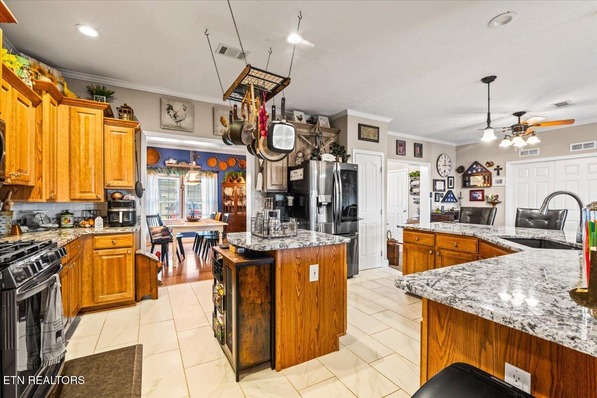 1048 Deerfield Way, LaFollette