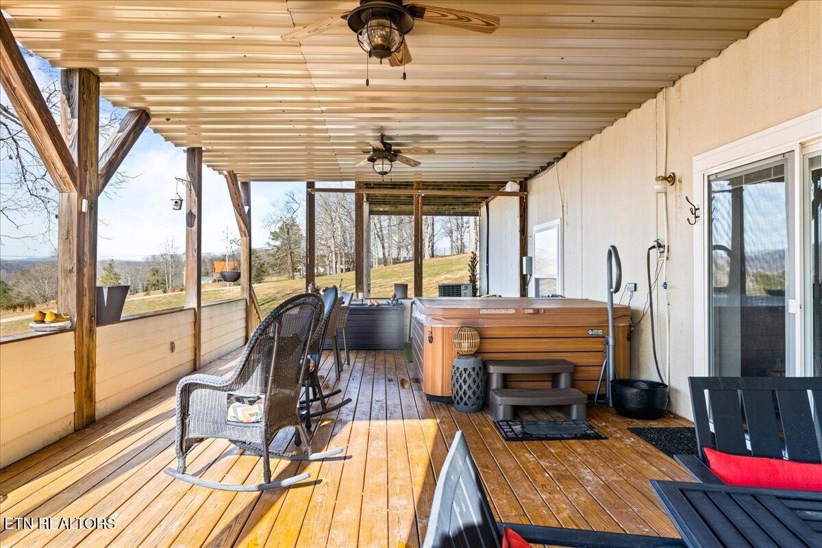 1048 Deerfield Way, LaFollette