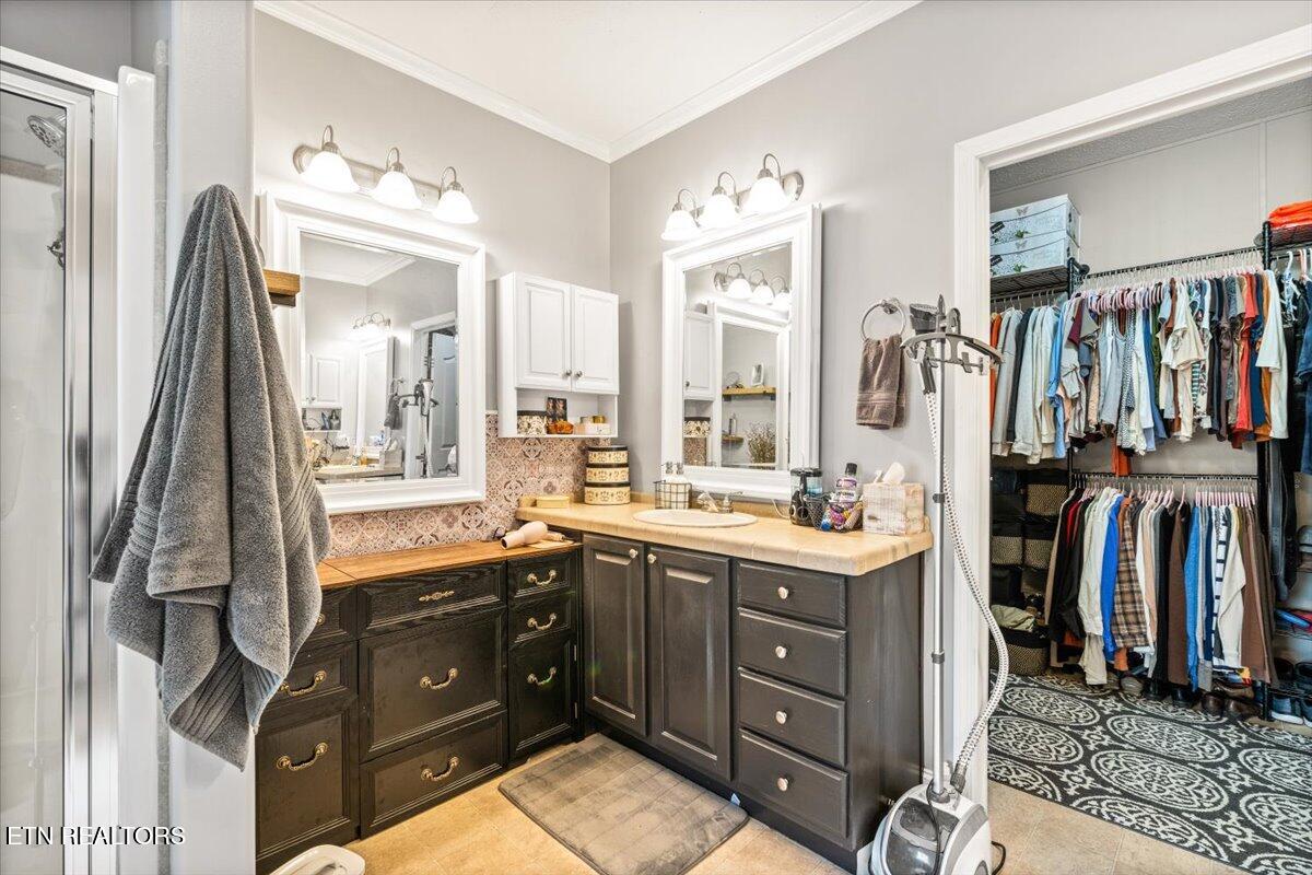 1048 Deerfield Way, LaFollette