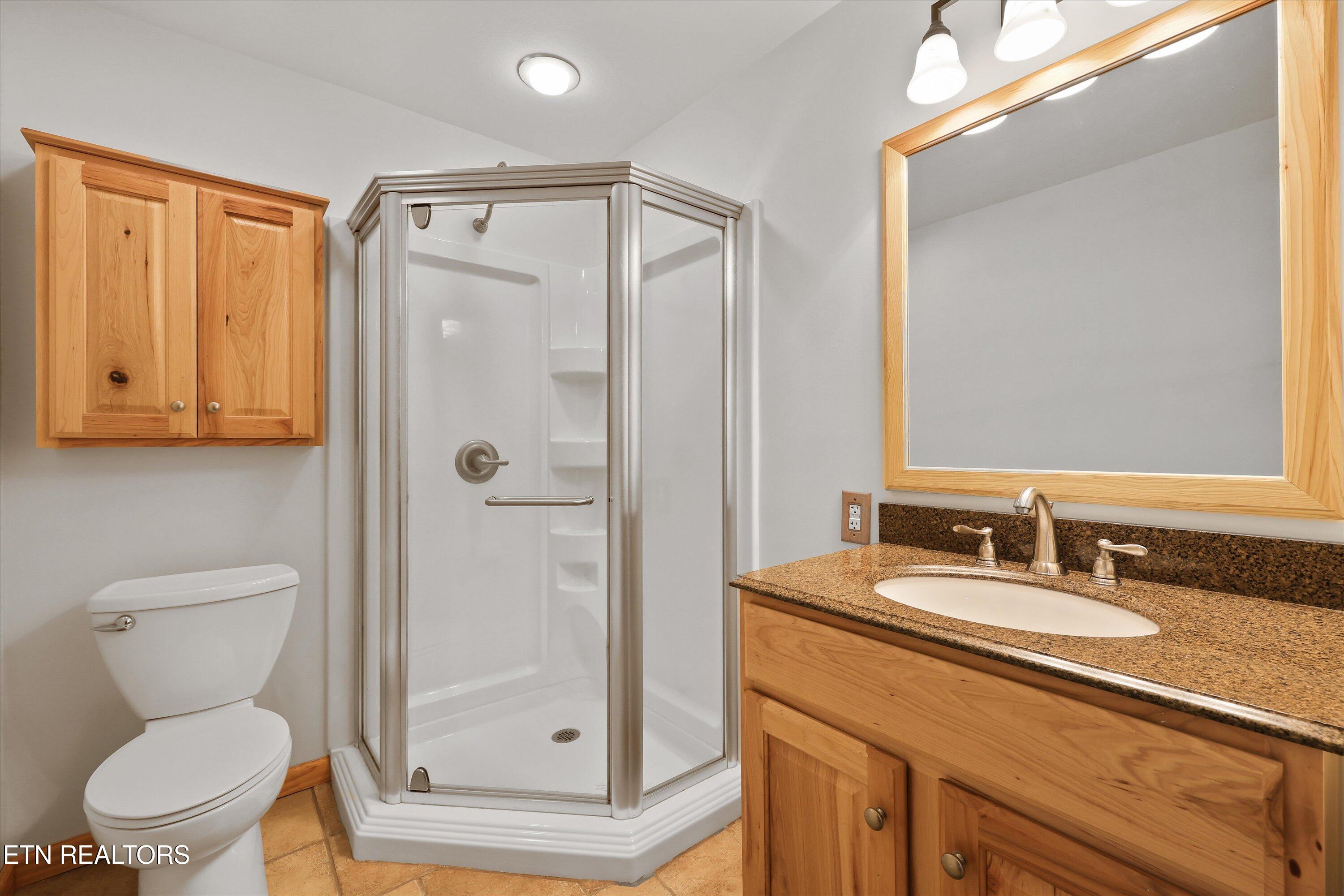 845 Yoakum Hollow Rd