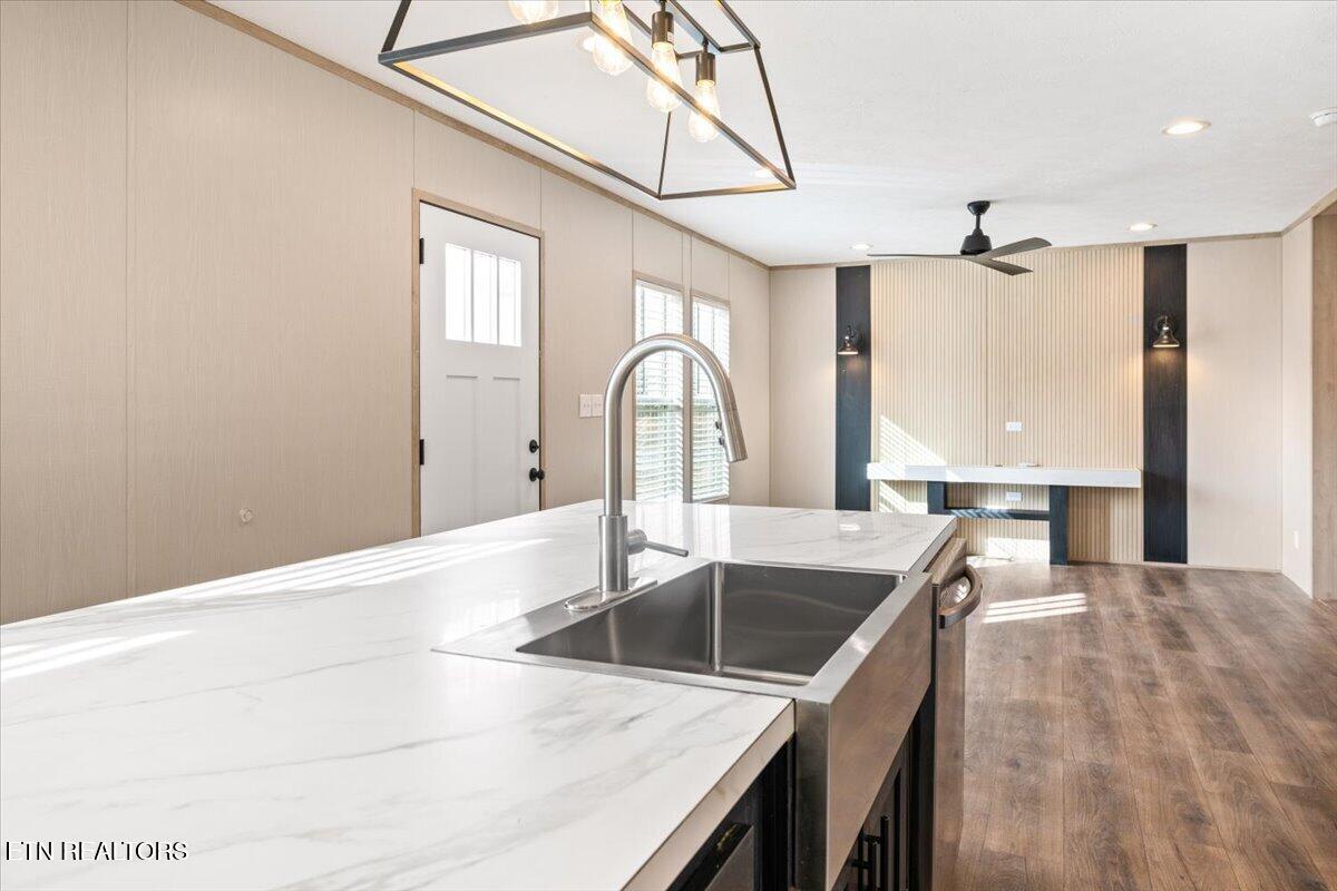 550 Quail Run Lane, LaFollette