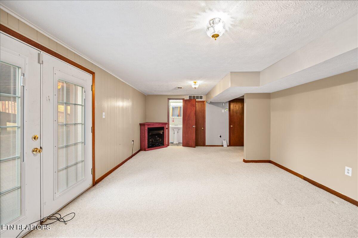 301 Wheeler Lane, LaFollette