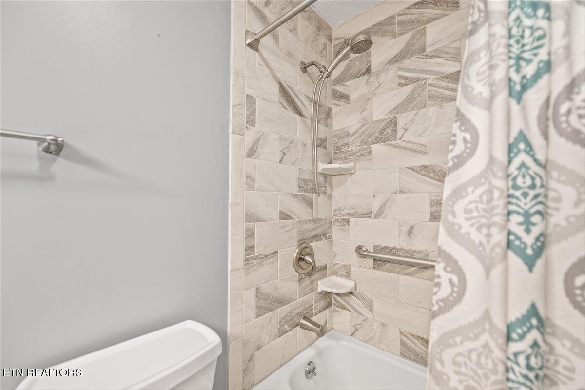 301 Wheeler Lane, LaFollette